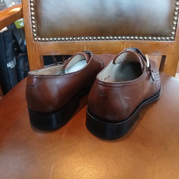 Smart mens slip on buckled leather shoes. - Picture 4 of 7